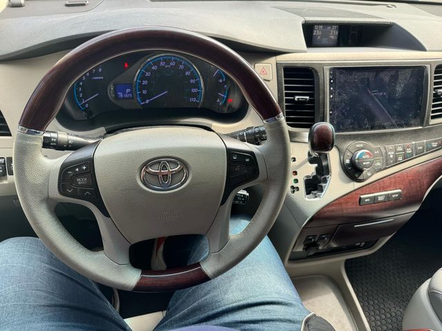 TOYOTA豐田 SIENNA  第12張相片