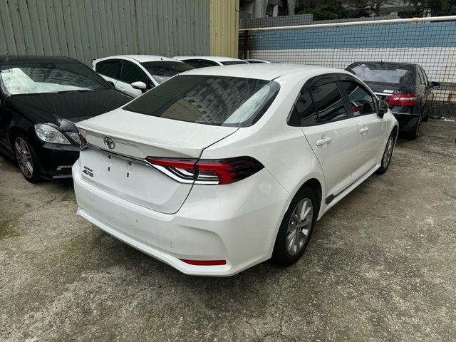 TOYOTA豐田 ALTIS  第3張相片