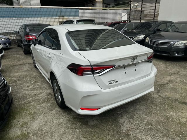 TOYOTA豐田 ALTIS  第4張相片