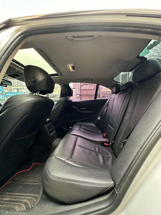 BMW寶馬 328I  第6張相片