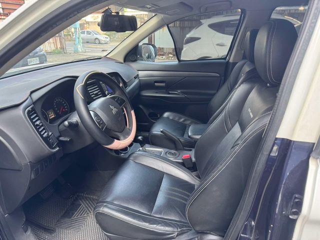 MITSUBISHI三菱 OUTLANDER  第11張相片