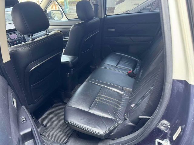 MITSUBISHI三菱 OUTLANDER  第13張相片
