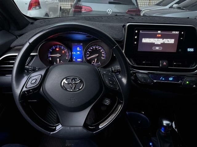 TOYOTA豐田 C-HR  第15張相片
