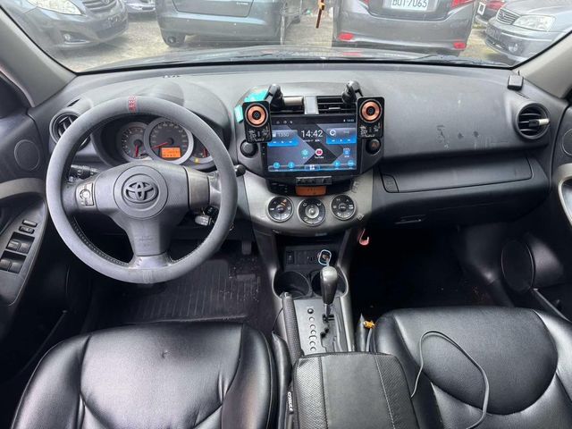 TOYOTA豐田 RAV4  第9張相片