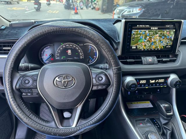 TOYOTA豐田 RAV4  第8張相片