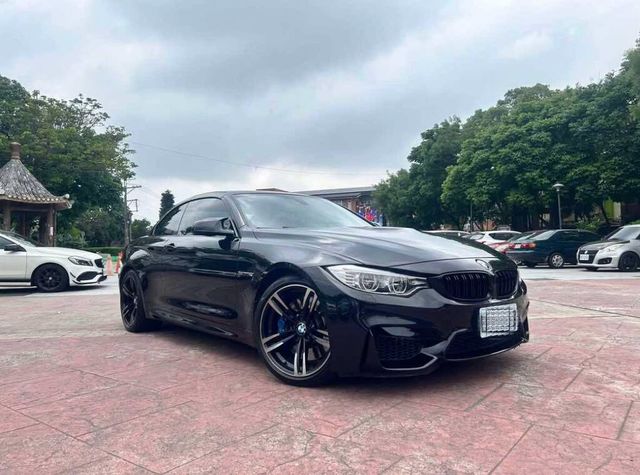 BMW寶馬 M4 CONVERTIBLE  第2張相片