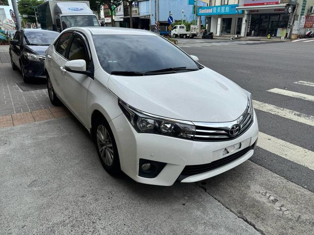 TOYOTA豐田 ALTIS  第2張相片