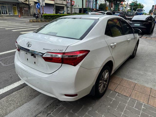 TOYOTA豐田 ALTIS  第4張相片