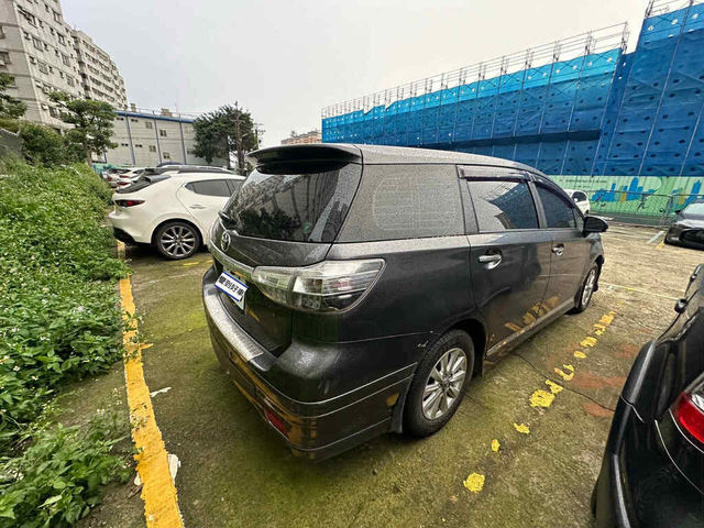 TOYOTA豐田 WISH  第4張相片