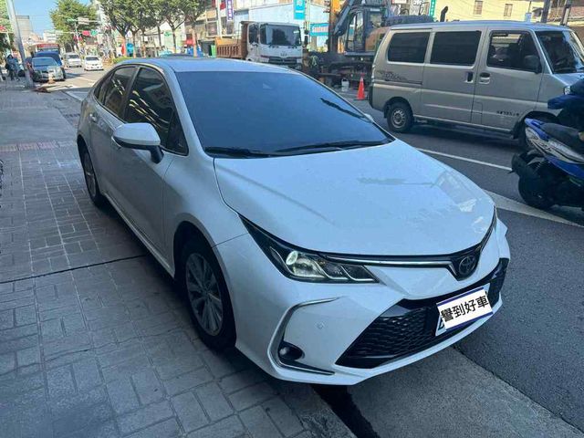 TOYOTA豐田 ALTIS  第2張相片