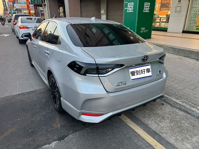 TOYOTA豐田 COROLLA ALTIS HYBRID  第4張相片