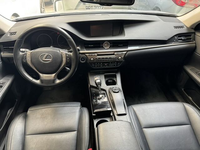 LEXUS凌志 ES300H  第5張相片