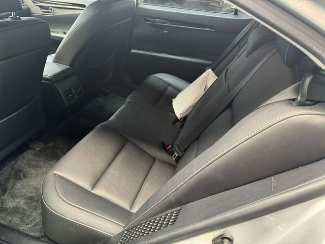 LEXUS凌志 ES300H  第7張相片