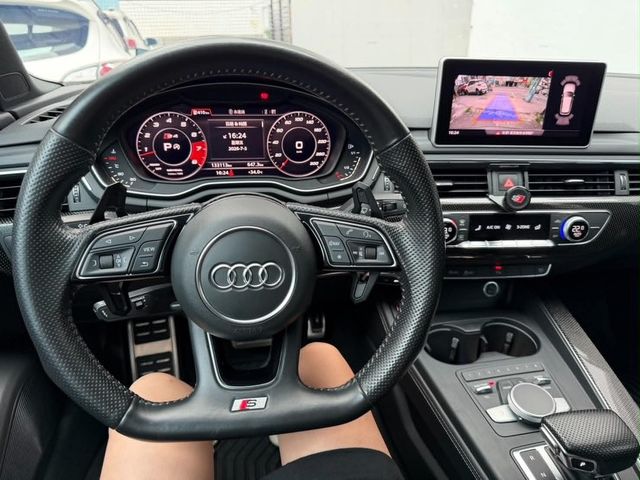AUDI奧迪 S4 AVANT  第7張相片