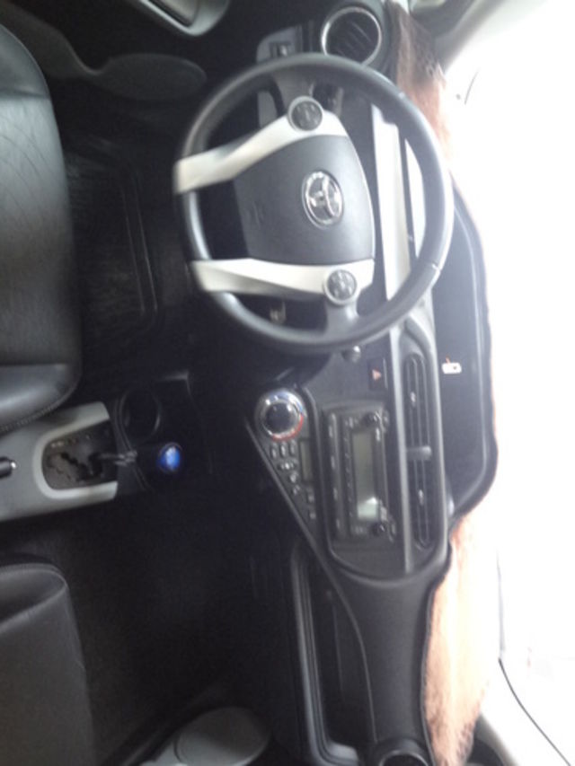 TOYOTA豐田 PRIUS C  第5張相片