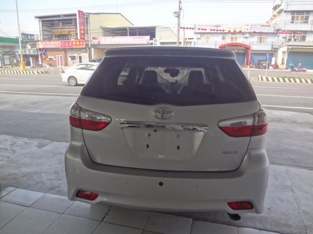 TOYOTA豐田 WISH  第4張相片