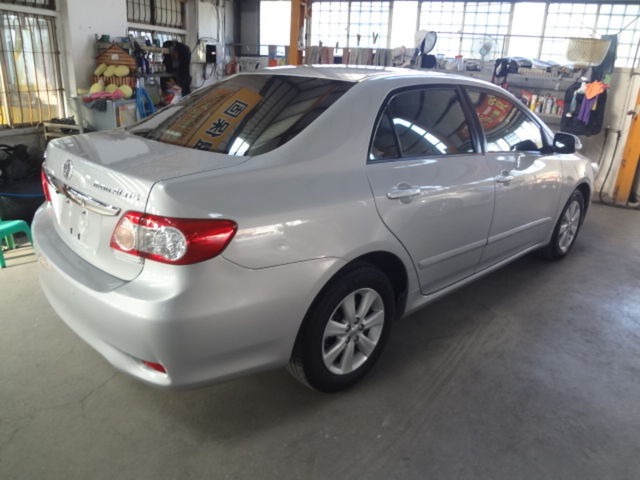 TOYOTA豐田 ALTIS  第3張相片