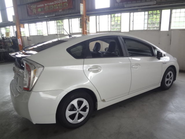 TOYOTA豐田 PRIUS  第2張相片