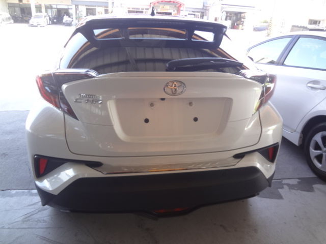 TOYOTA豐田 C-HR  第4張相片