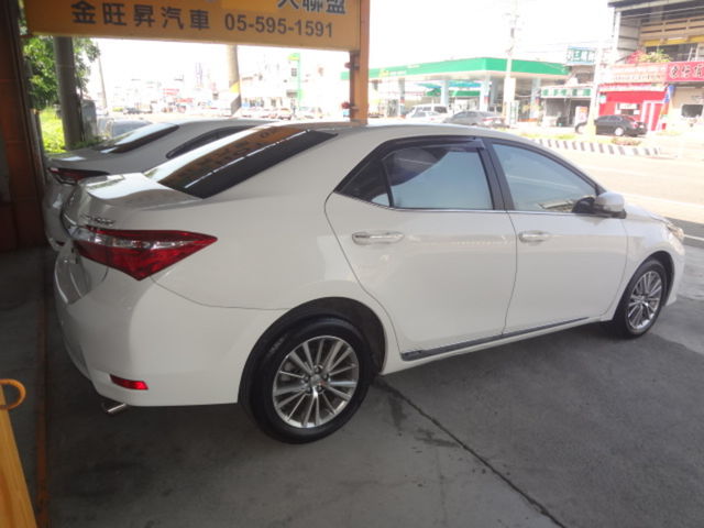 TOYOTA豐田 ALTIS  第2張相片