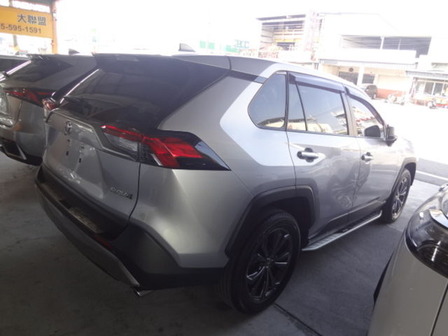 TOYOTA豐田 RAV4  第2張相片