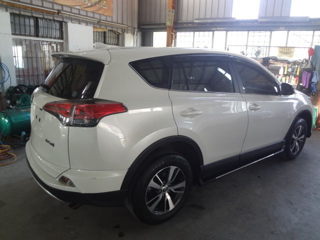 TOYOTA豐田 RAV4  第2張相片