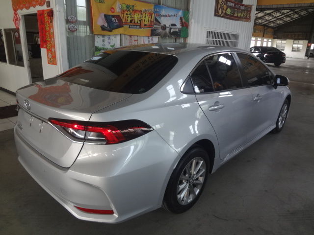 TOYOTA豐田 ALTIS  第2張相片