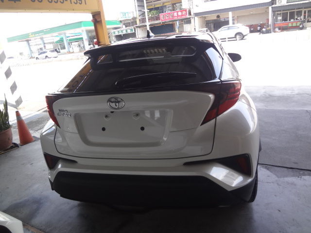 TOYOTA豐田 C-HR  第4張相片