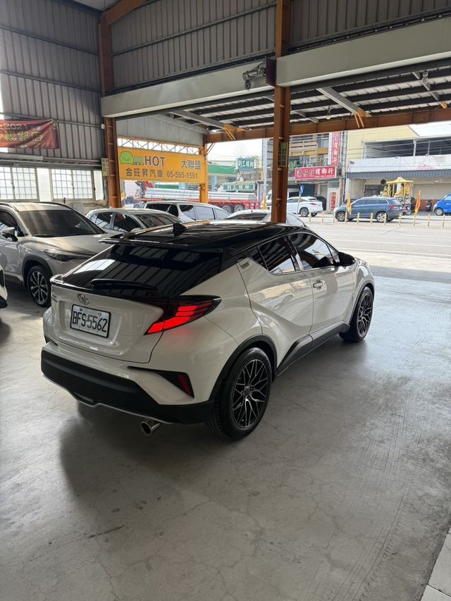 TOYOTA豐田 C-HR  第2張相片