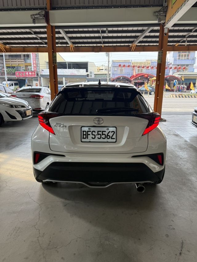 TOYOTA豐田 C-HR  第4張相片