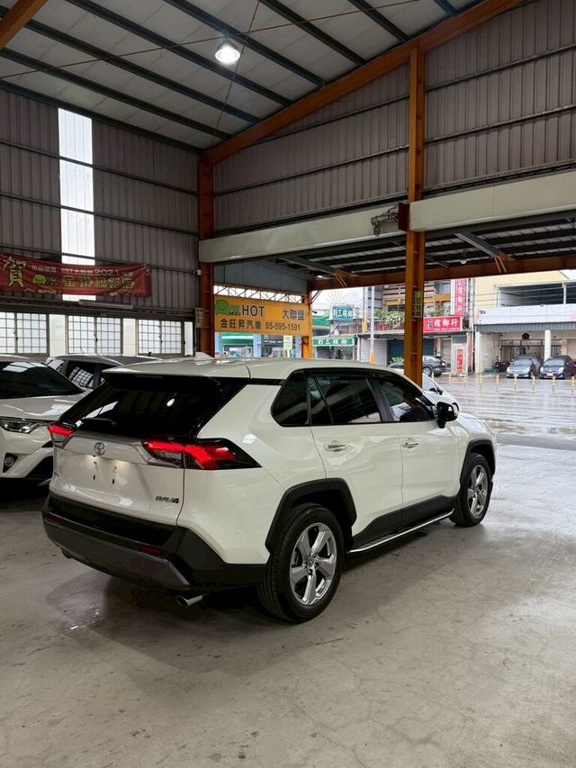 TOYOTA豐田 RAV4  第2張相片