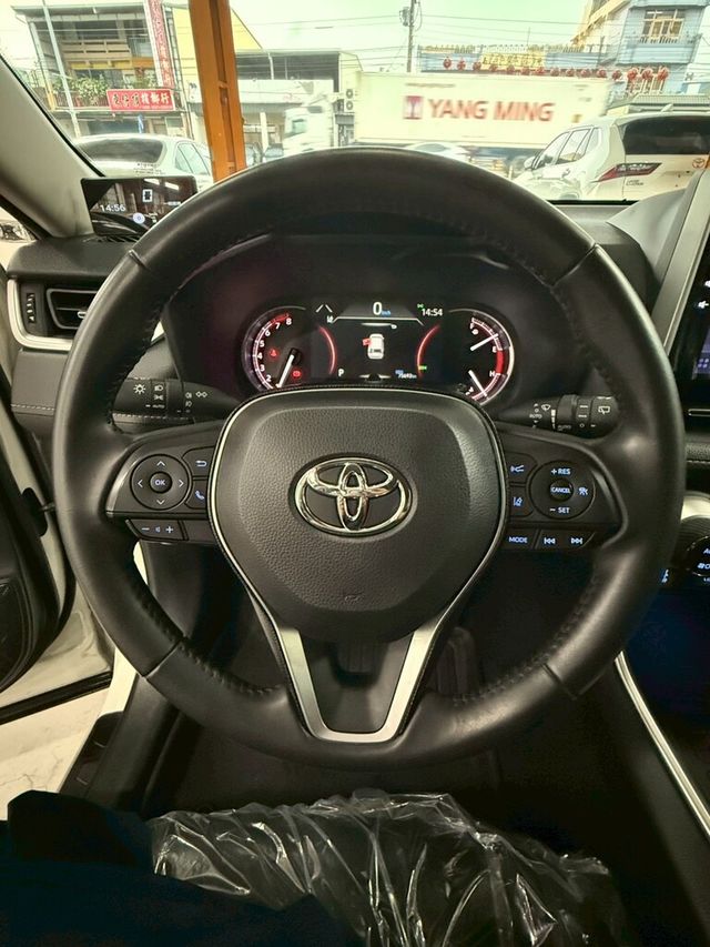 TOYOTA豐田 RAV4  第13張相片