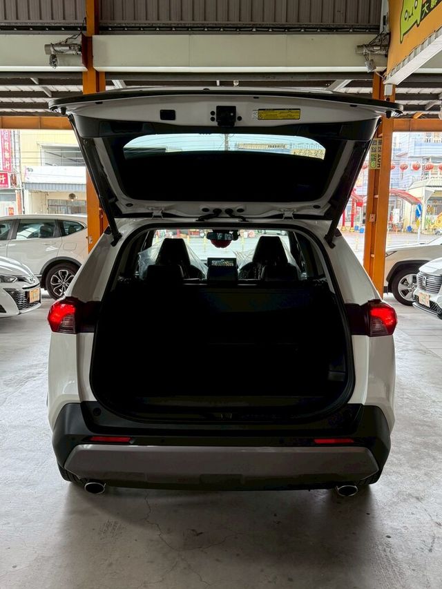 TOYOTA豐田 RAV4  第8張相片
