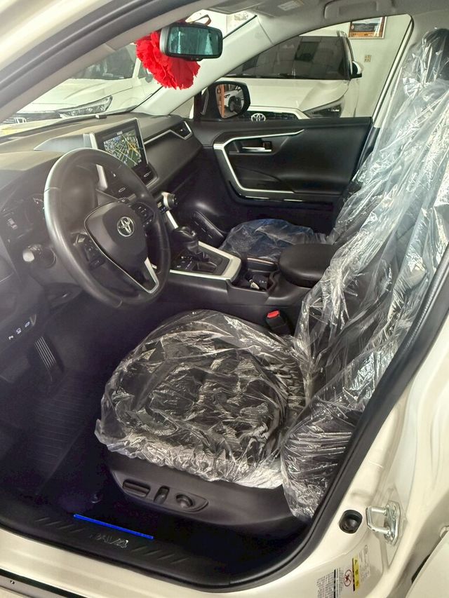 TOYOTA豐田 RAV4  第10張相片