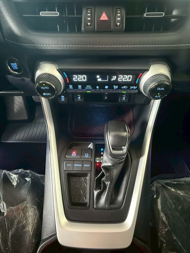 TOYOTA豐田 RAV4  第16張相片