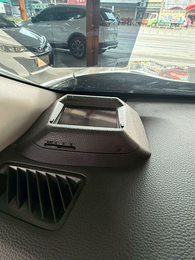 TOYOTA豐田 RAV4  第18張相片