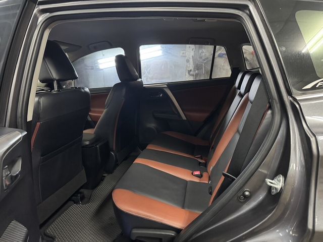 TOYOTA豐田 RAV4  第7張相片