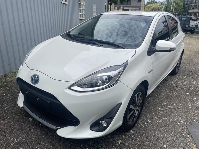 TOYOTA豐田 PRIUS C  第2張相片