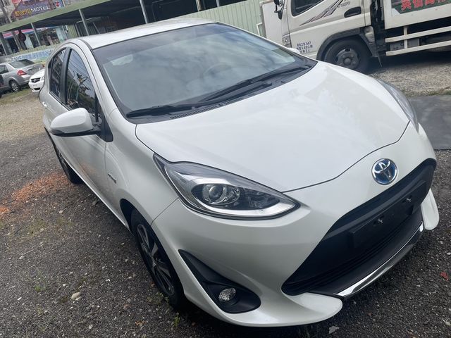 TOYOTA豐田 PRIUS C  第3張相片