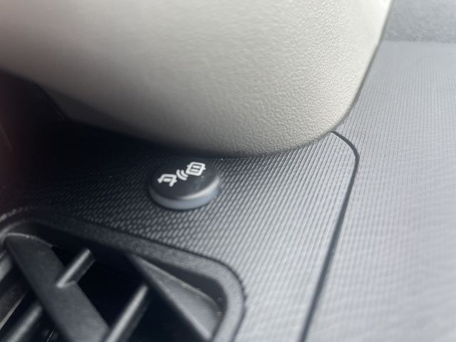 TOYOTA豐田 PRIUS C  第13張相片