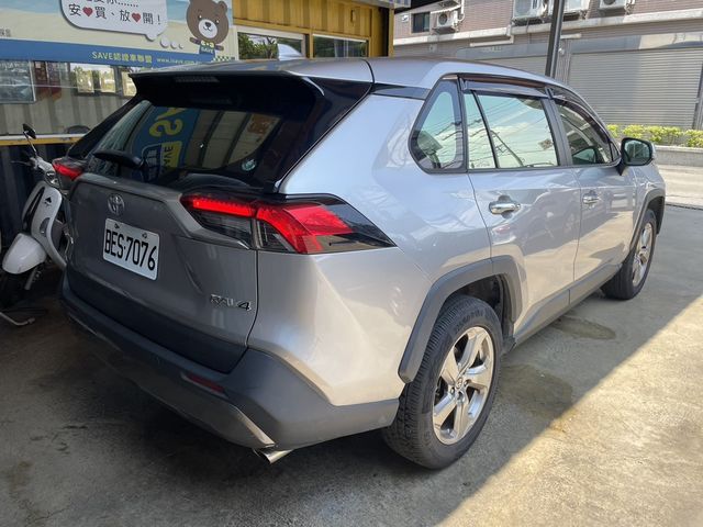 TOYOTA豐田 RAV4  第4張相片