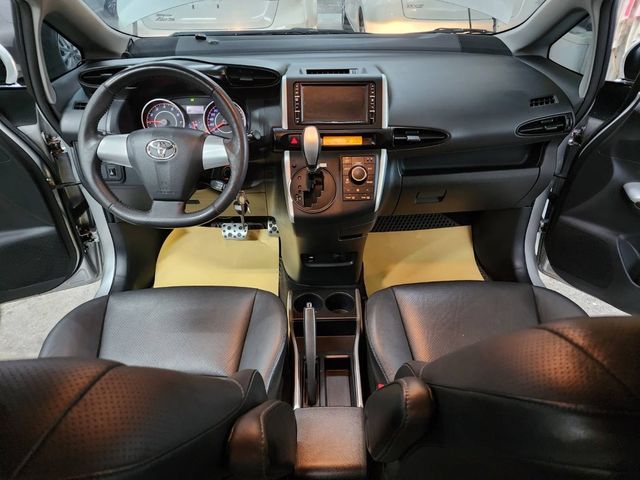 TOYOTA豐田 WISH  第6張相片