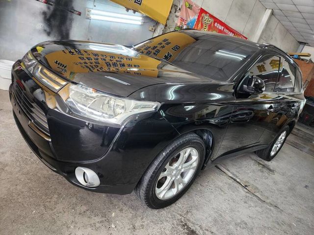 MITSUBISHI三菱 OUTLANDER  第1張相片