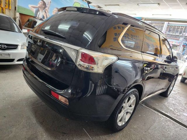 MITSUBISHI三菱 OUTLANDER  第2張相片