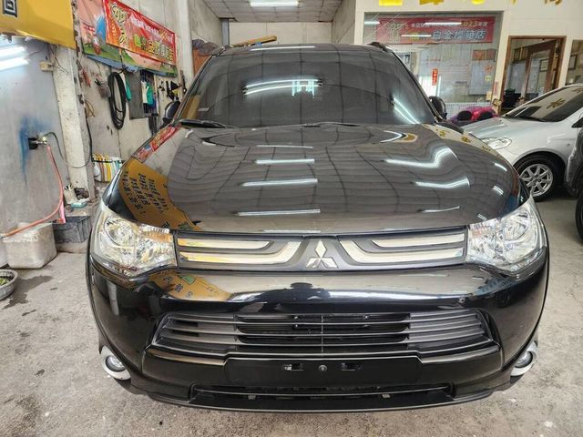 MITSUBISHI三菱 OUTLANDER  第3張相片