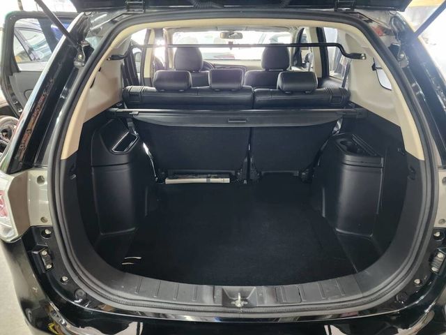 MITSUBISHI三菱 OUTLANDER  第6張相片
