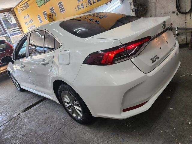 TOYOTA豐田 ALTIS  第2張相片