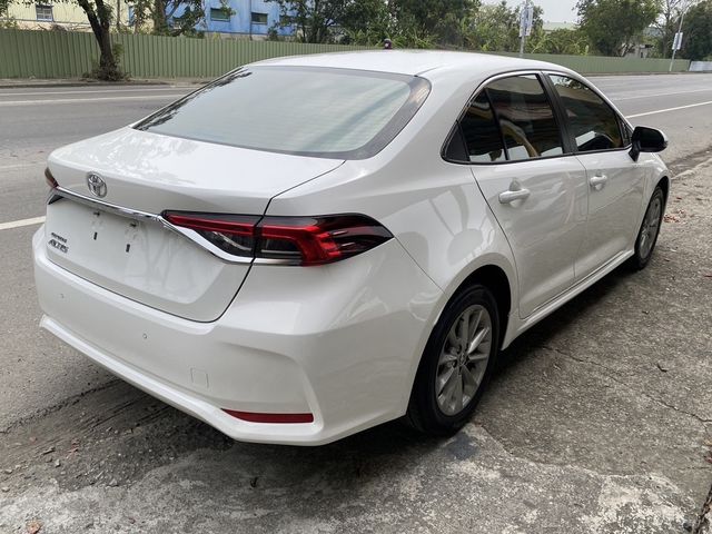 TOYOTA豐田 ALTIS  第2張相片