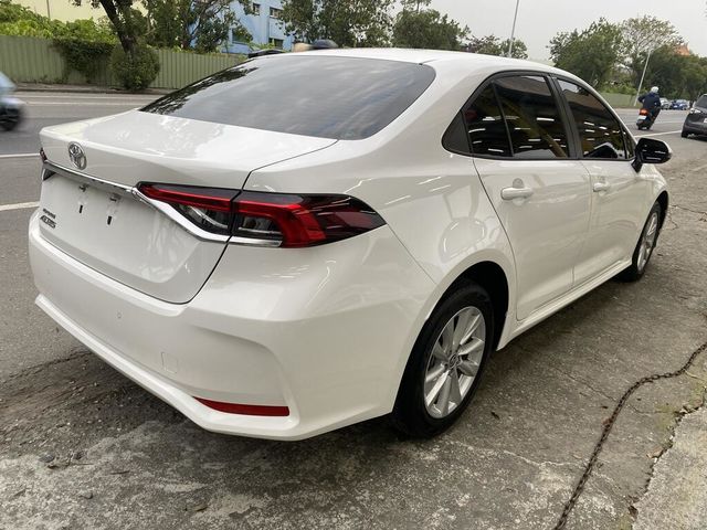 TOYOTA豐田 ALTIS  第2張相片