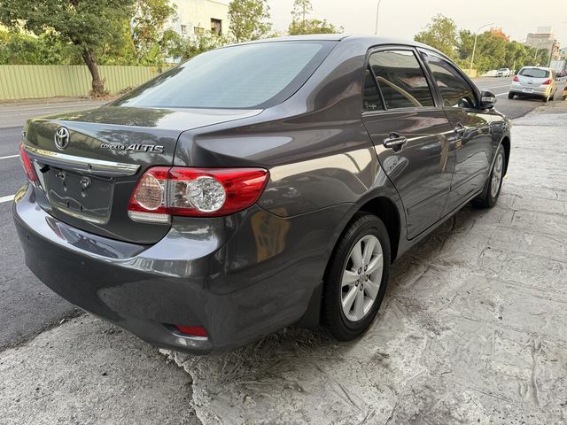 TOYOTA豐田 ALTIS  第2張相片